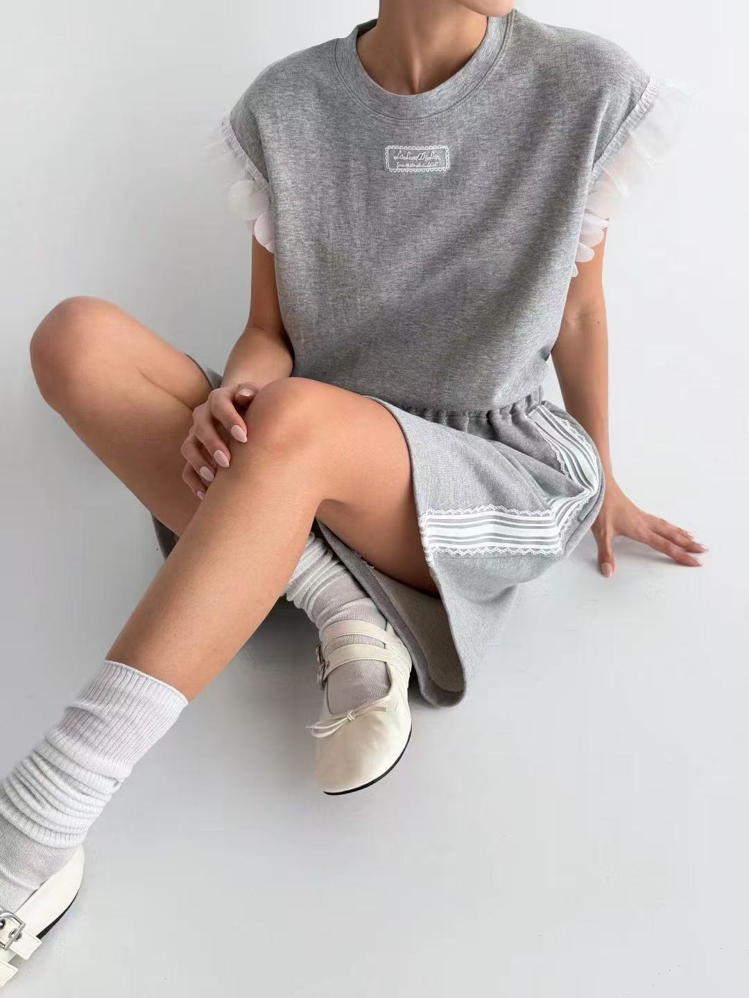 韓國直送Frill Accent Top - HLY &amp; CHOCCICO