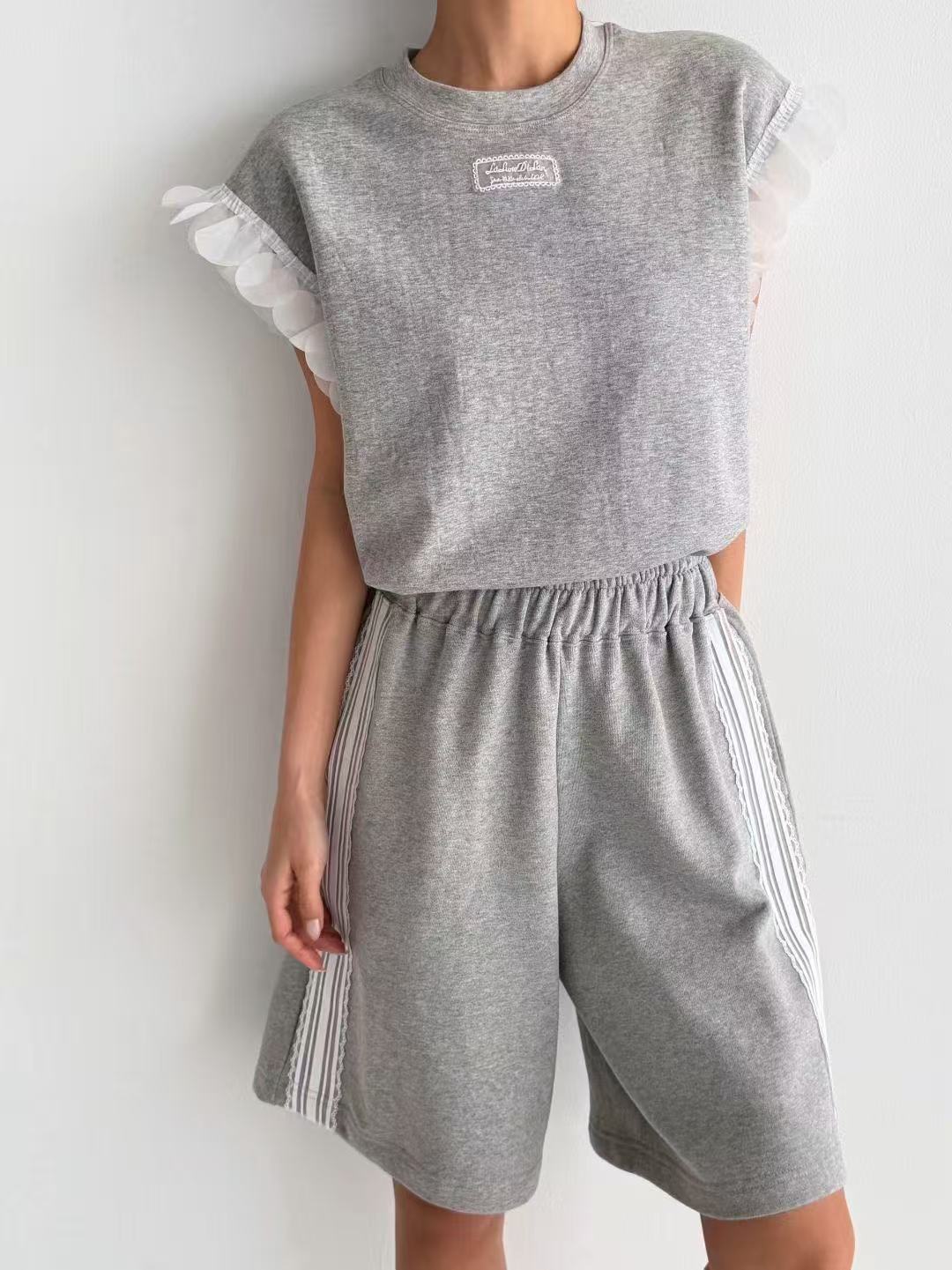 韓國直送Frill Accent Top - HLY &amp; CHOCCICO