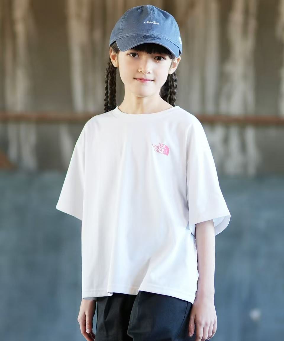 TNF Kids Graphic Wide Tee - HLY &amp; CHOCCICO