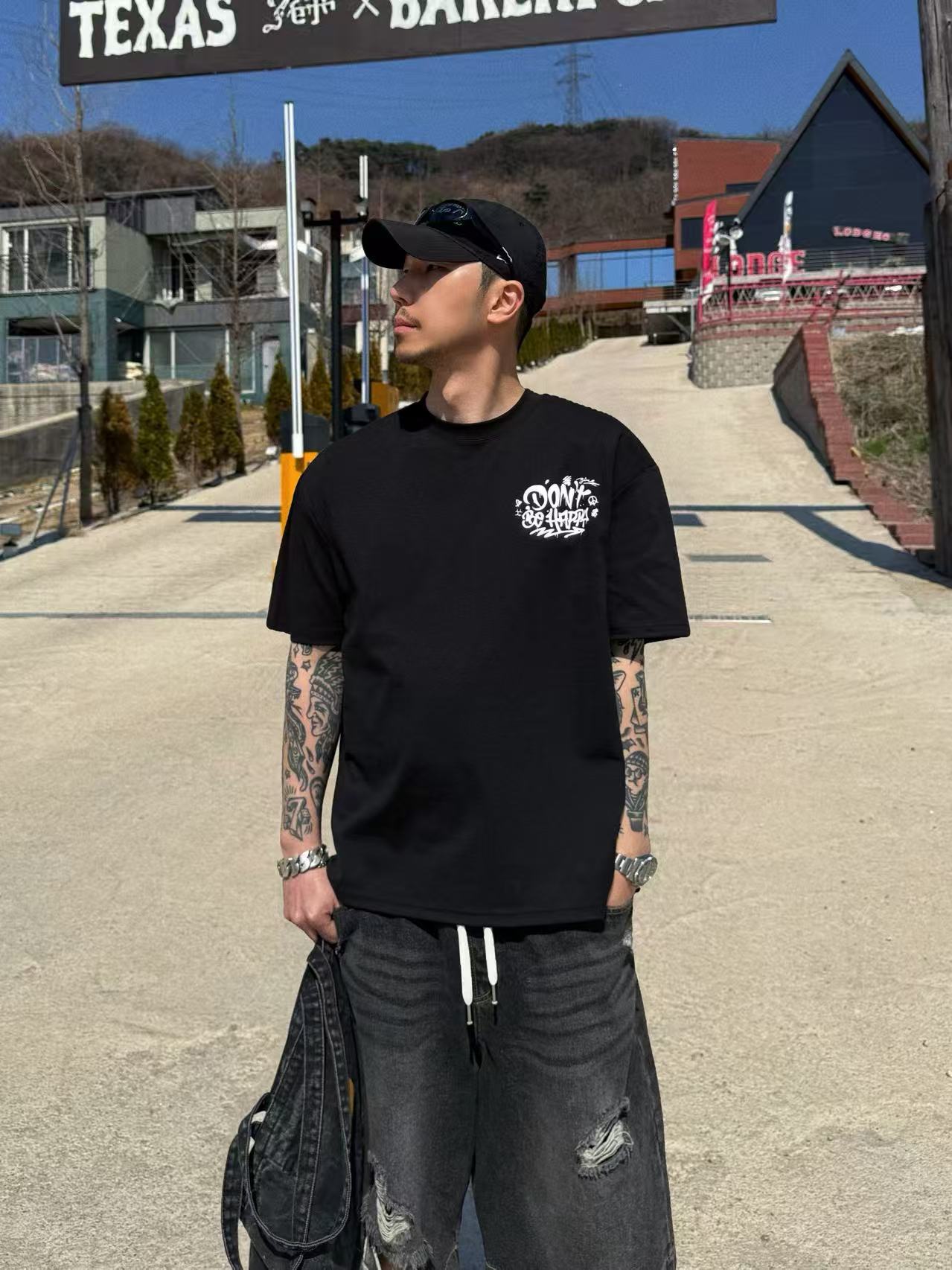 🇰🇷Direct from Korea🇰🇷 PLUS 82 HIYA Street Banana Graffiti Tee
