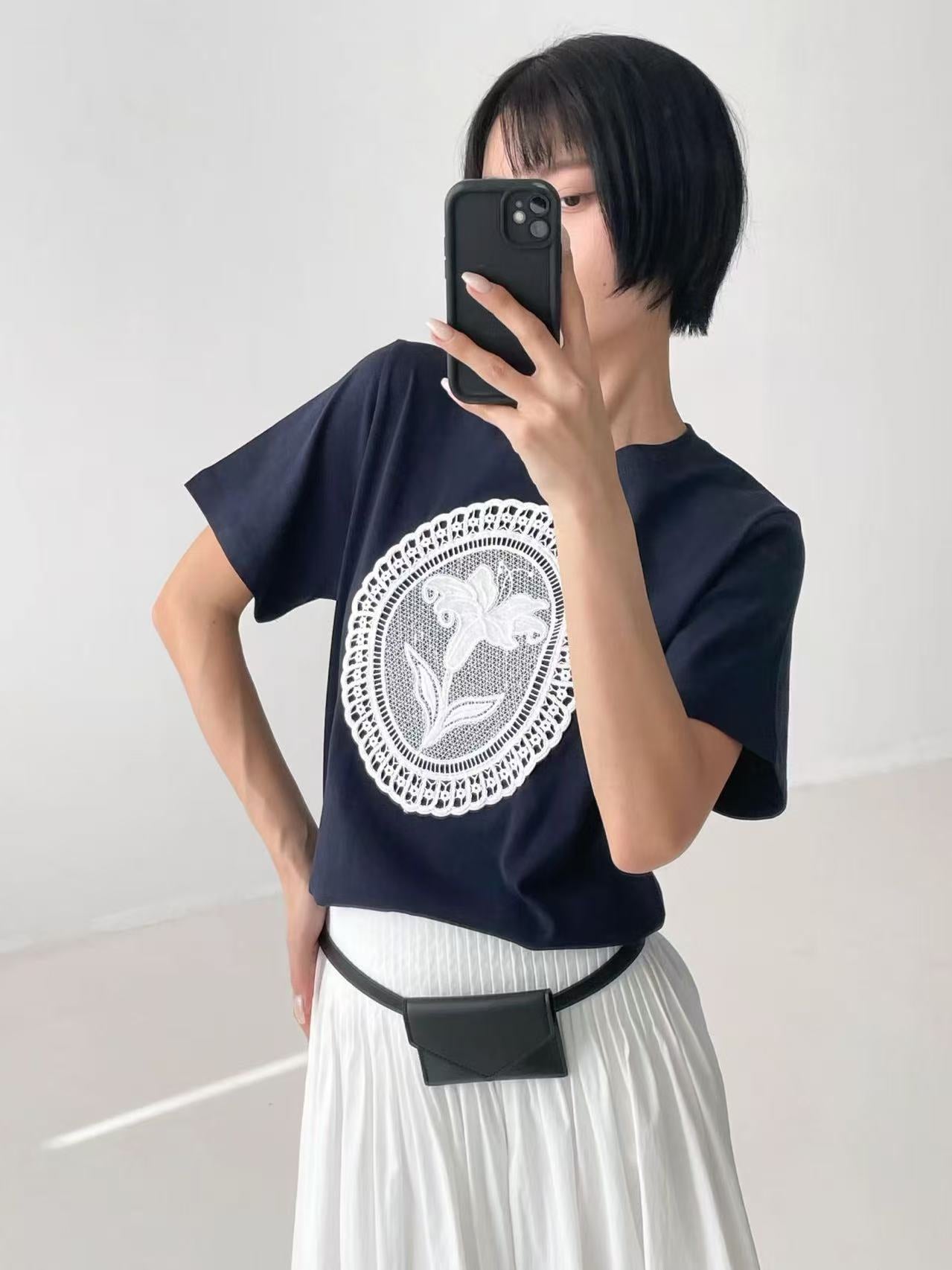 🇰🇷韓國直送🇰🇷 MARIE  "ENHANCE" Collar Embroidery Tee