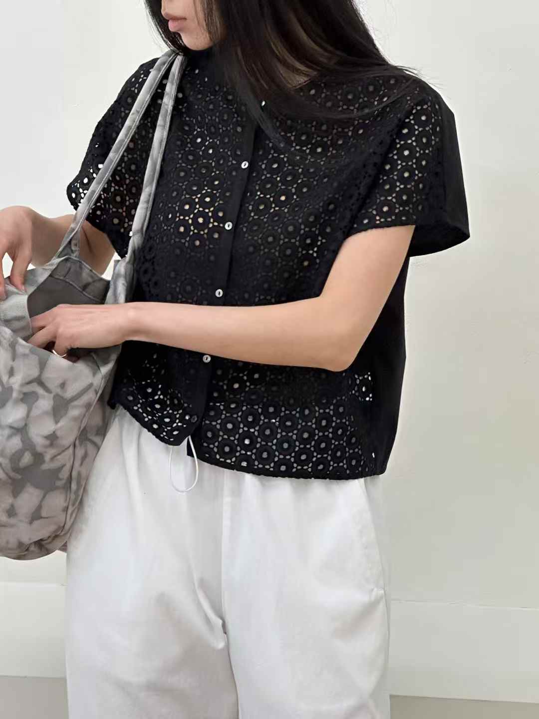 韓國直送Amélie Floral Eyelet Shirt