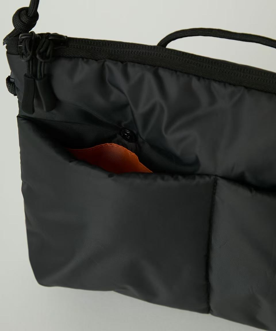 日本直送 KiU Multi-Pocket Soft Puffy Sacoche Bag  (限量版)