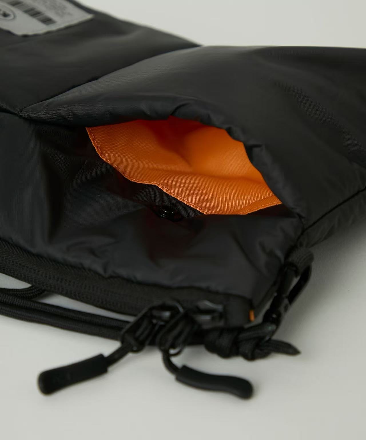 日本直送 KiU Multi-Pocket Soft Puffy Sacoche Bag  (限量版)