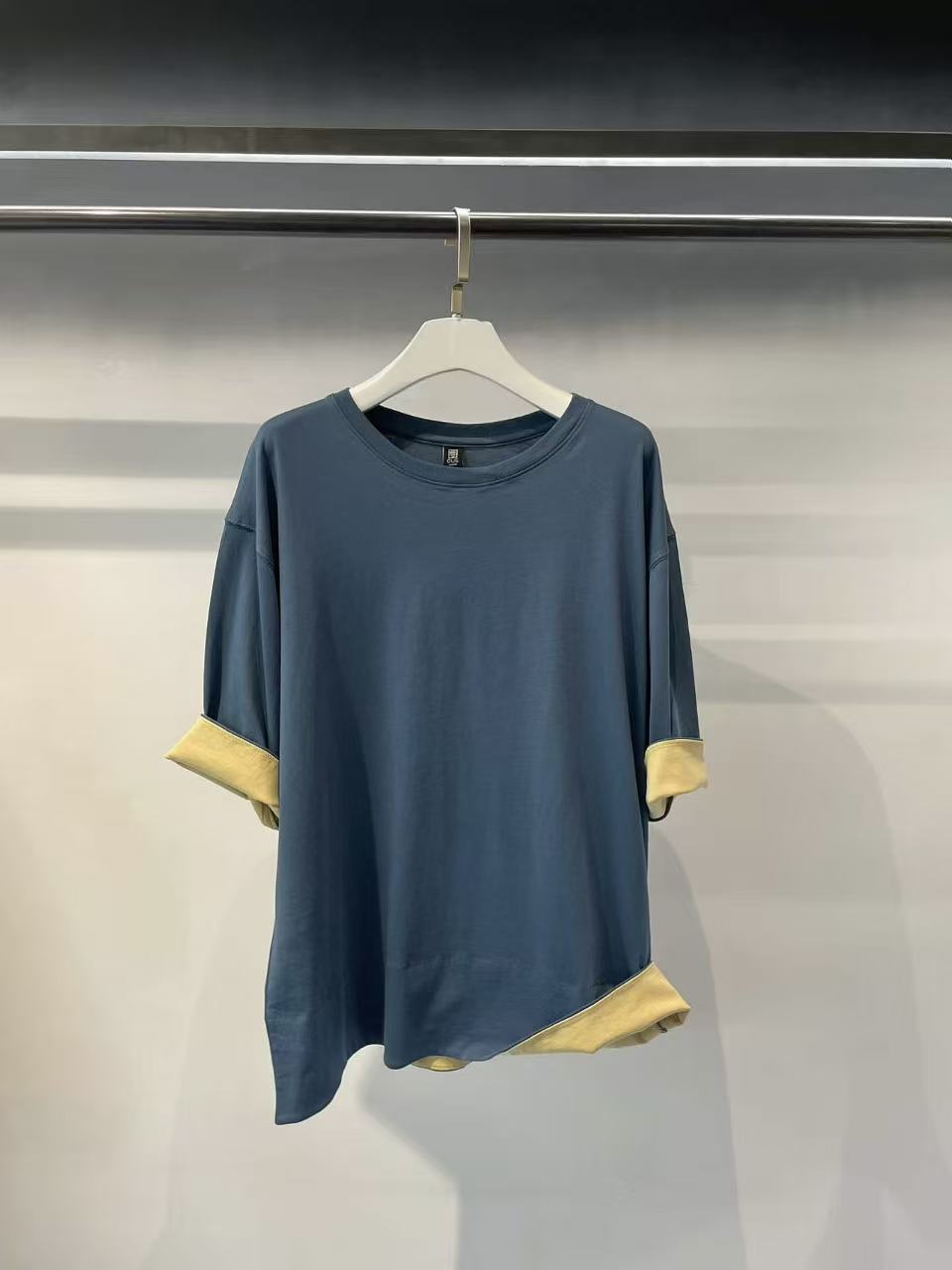 韓國直送Accent Sleeve Loose Fit Tee