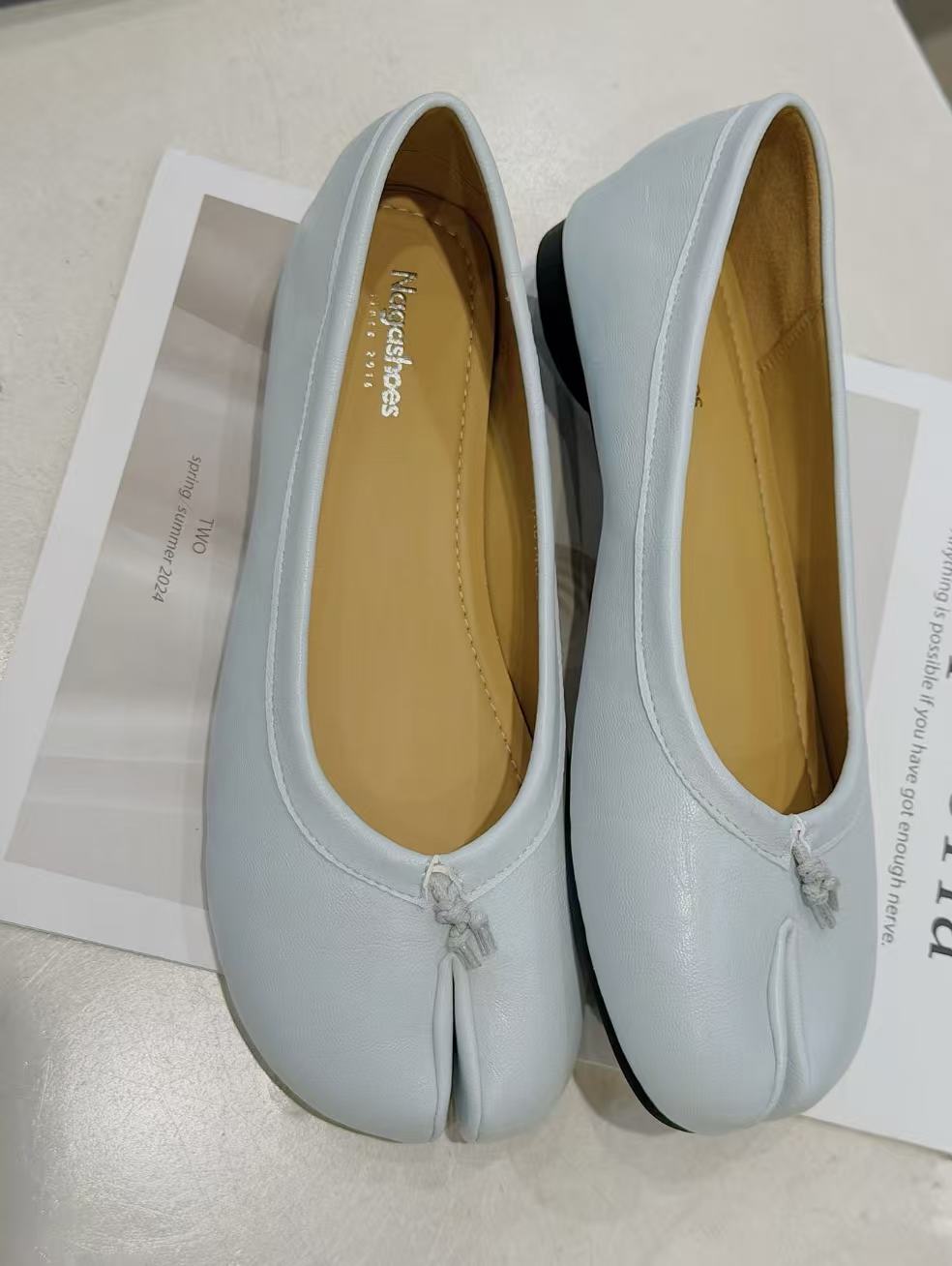 Tabi-style Plain Doll Shoes