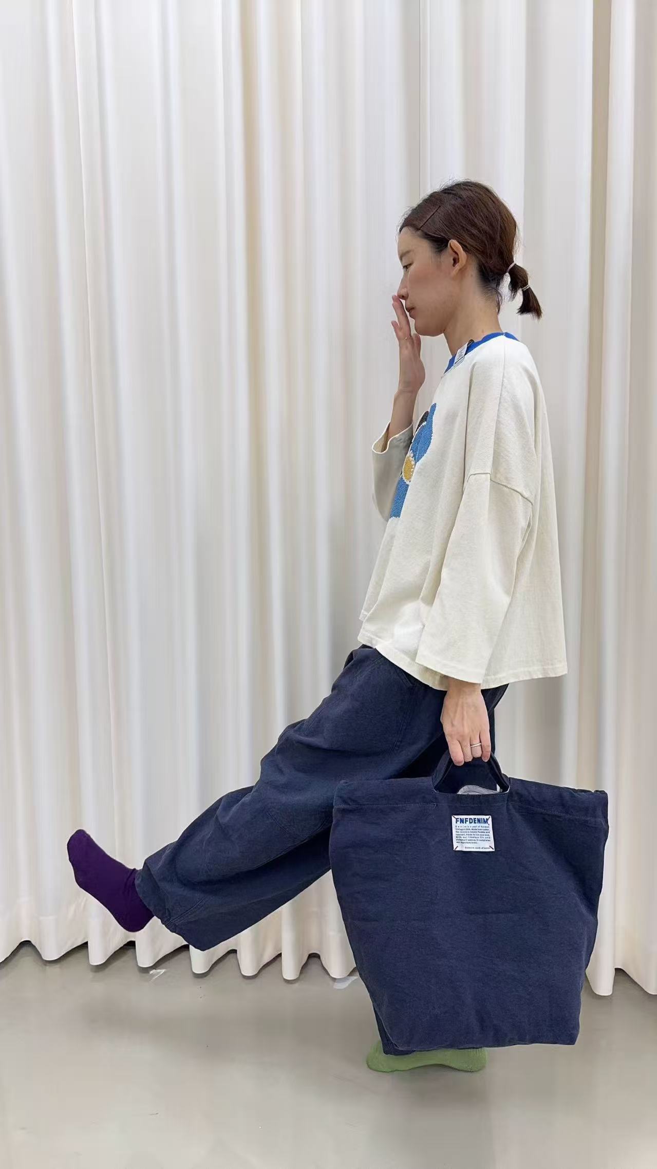 韓國直送Retro Floral Drop-Shoulder Tee