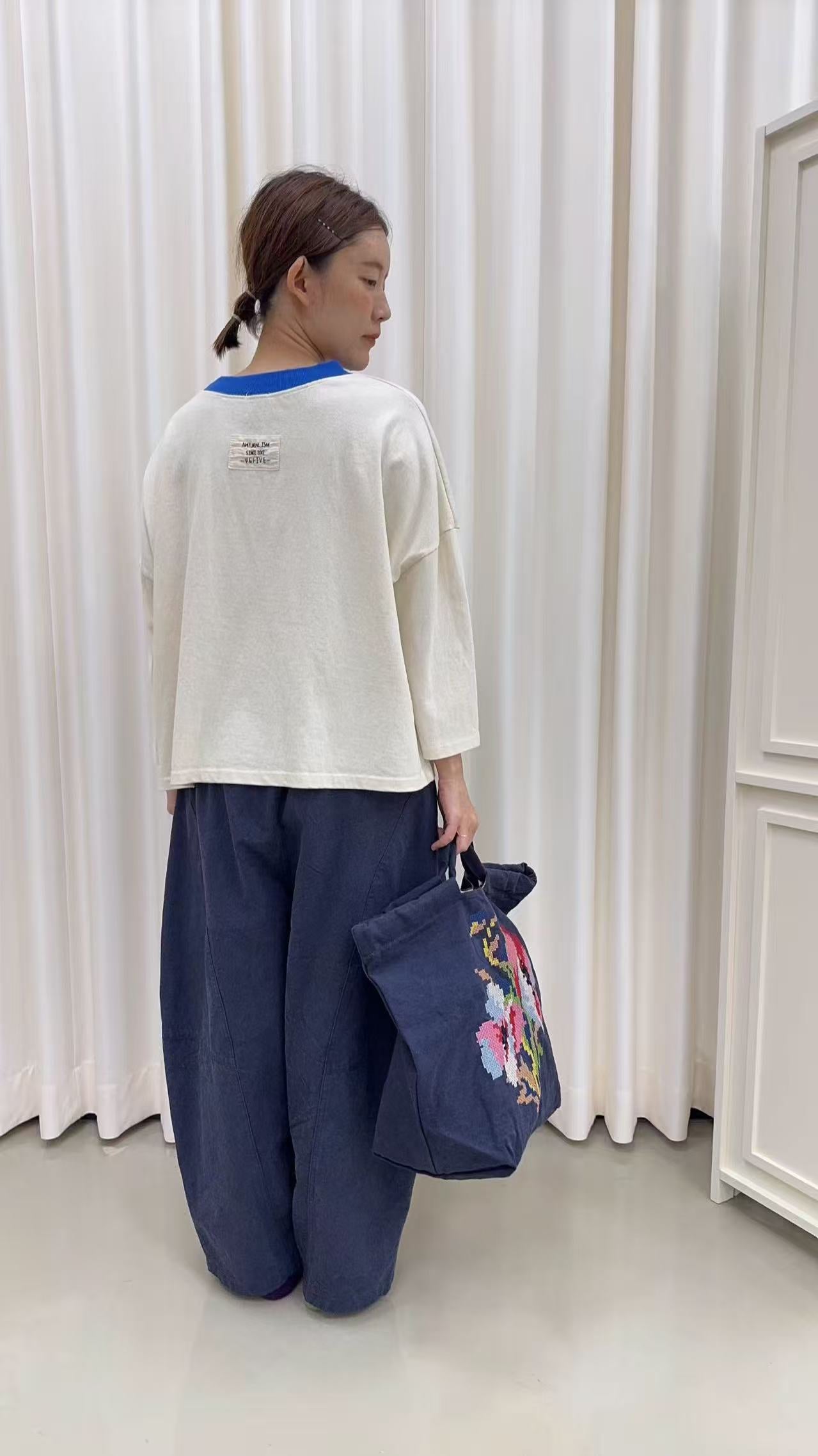 韓國直送Retro Floral Drop-Shoulder Tee