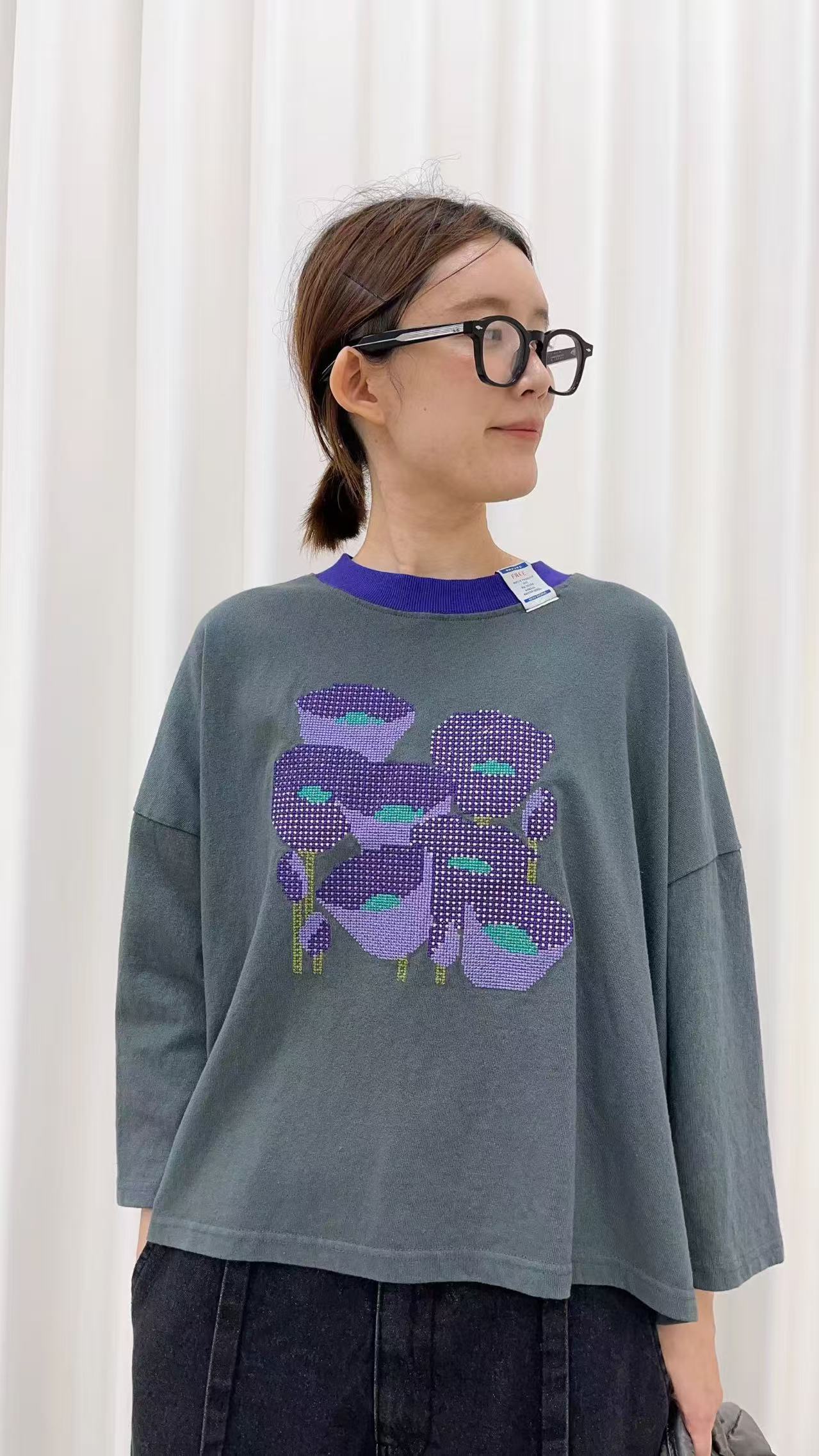 韓國直送Retro Floral Drop-Shoulder Tee