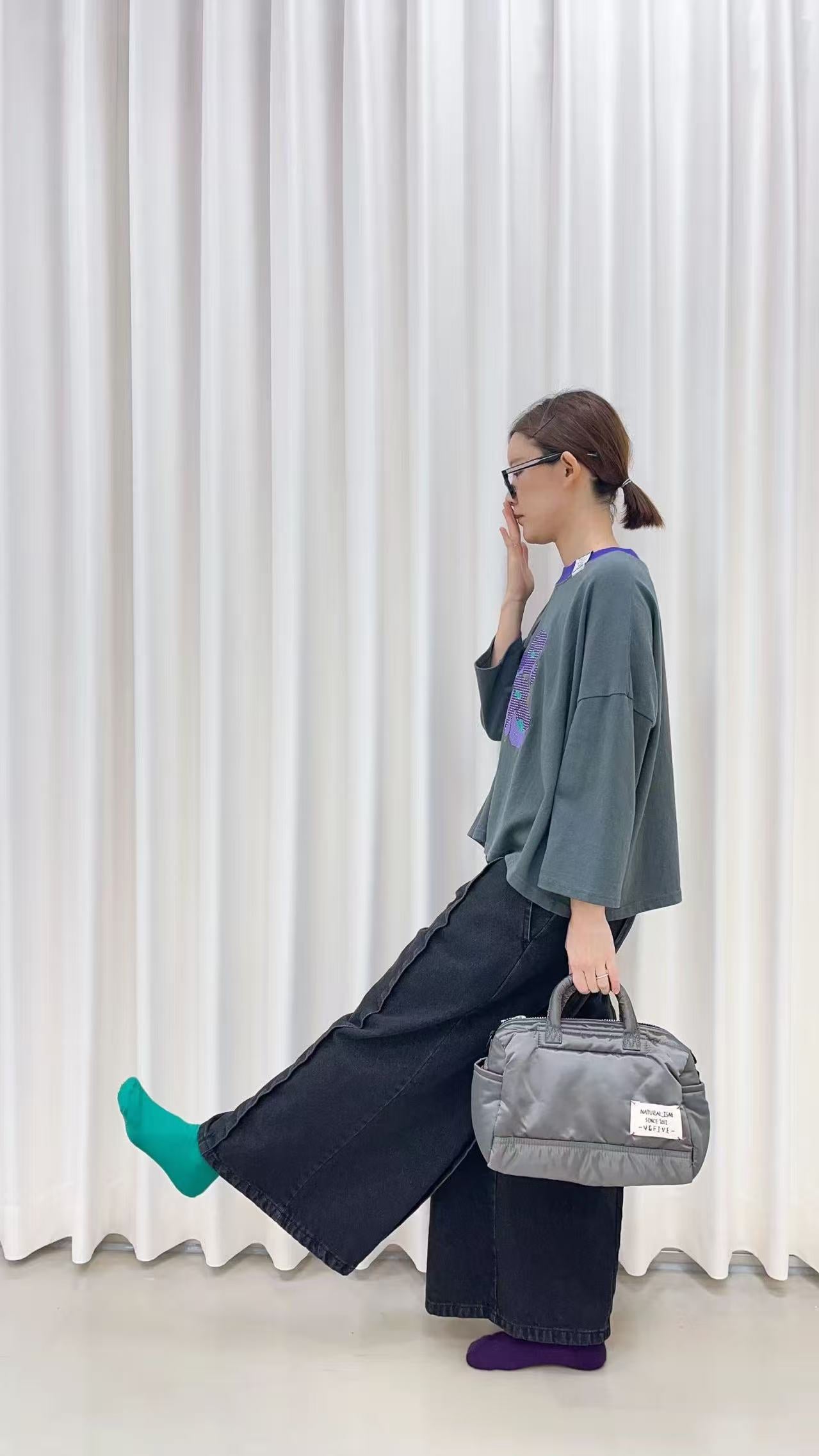 韓國直送Retro Floral Drop-Shoulder Tee