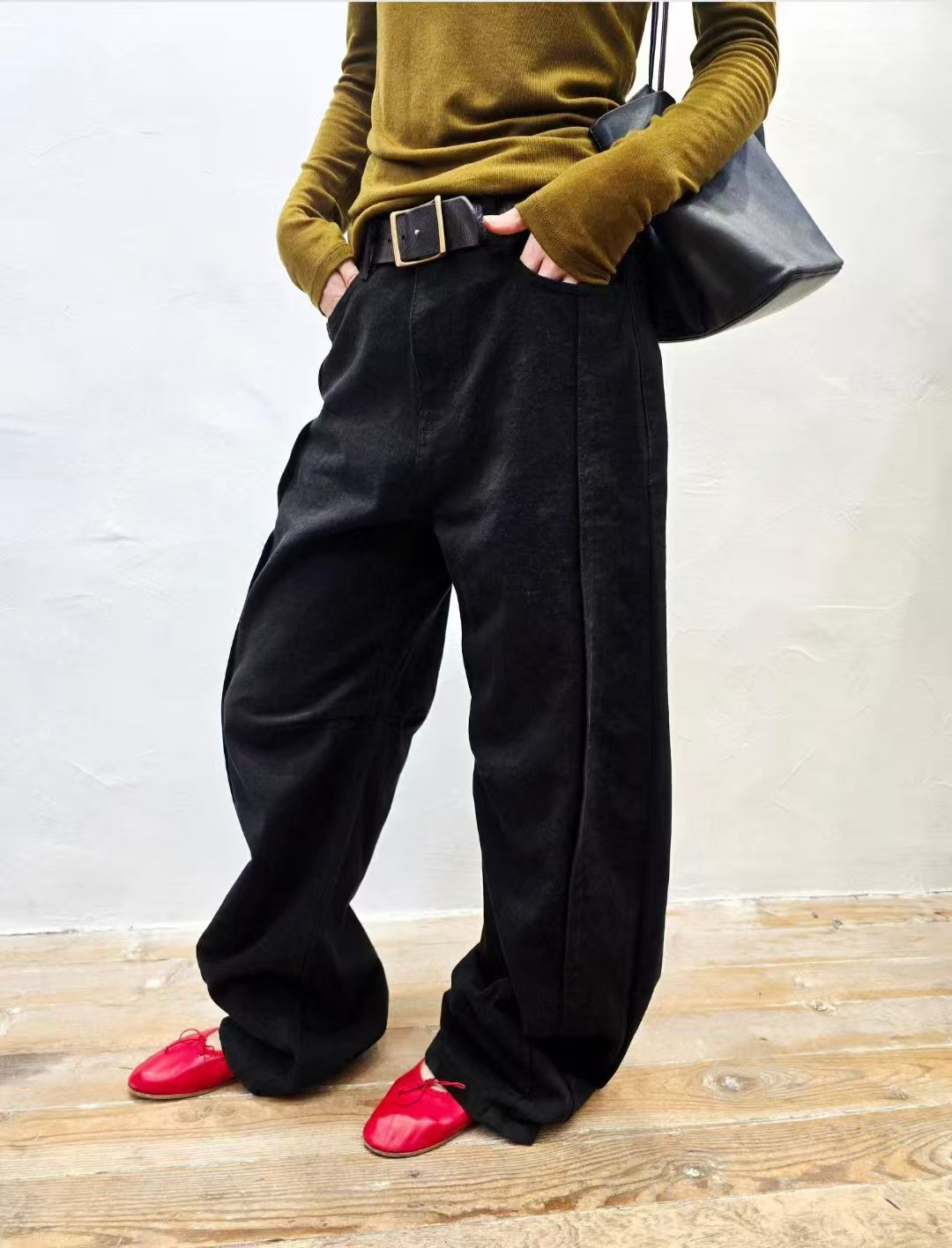 韓國直送Side-Pleated Curved Wide-Leg Pants
