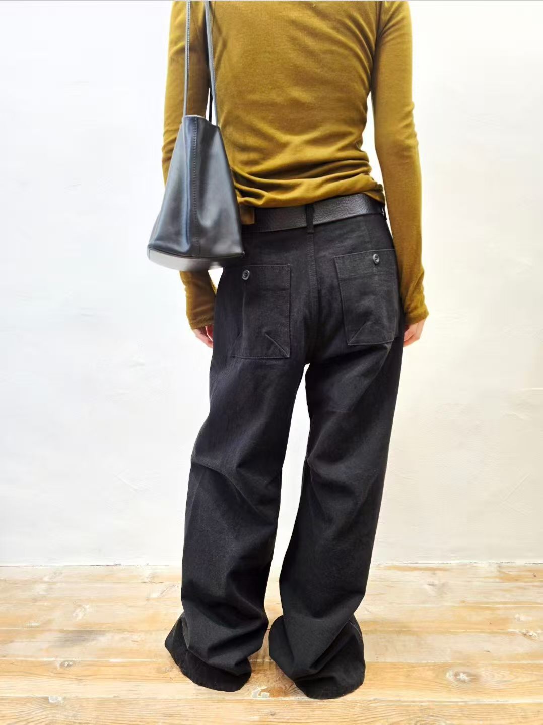 韓國直送Side-Pleated Curved Wide-Leg Pants