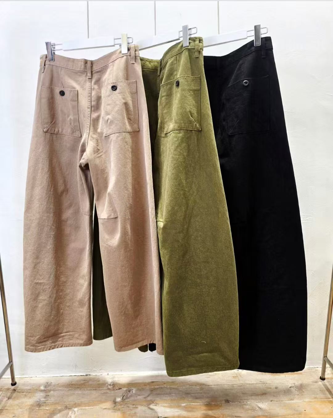 韓國直送Side-Pleated Curved Wide-Leg Pants