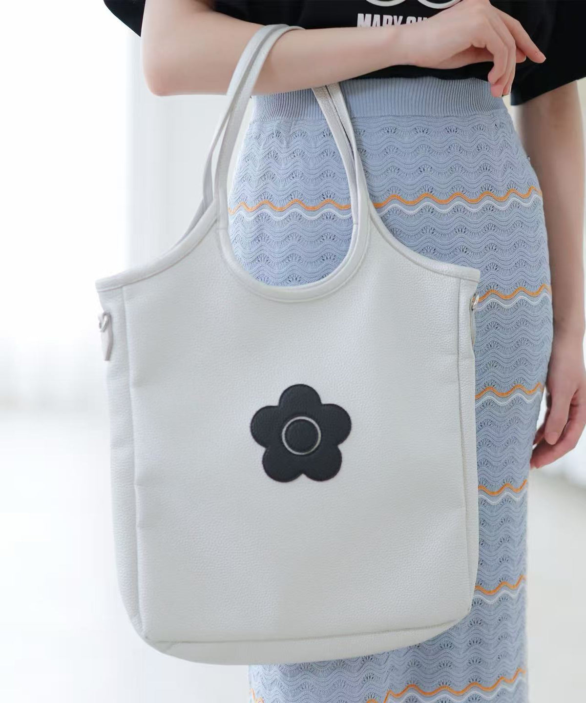日本直送Mary Quant Daisy Patch Shrink Tote Bag