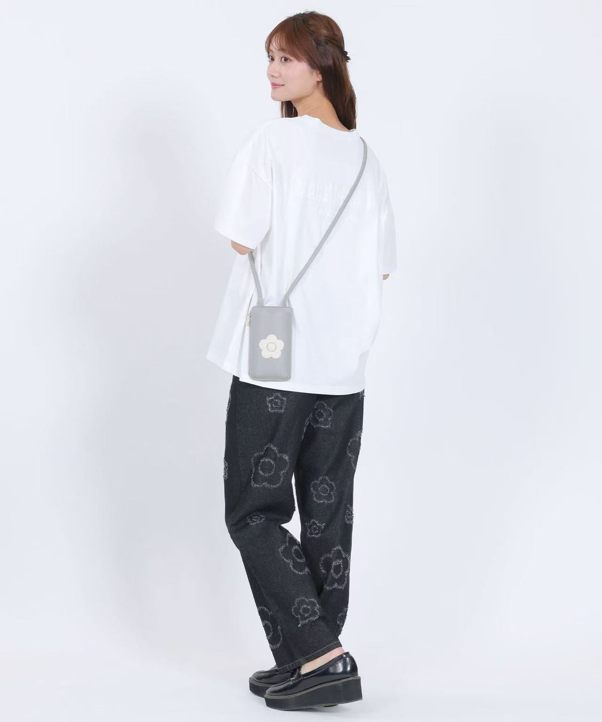 日本直送Mary Quant Daisy Patch Mobile Shoulder Bag