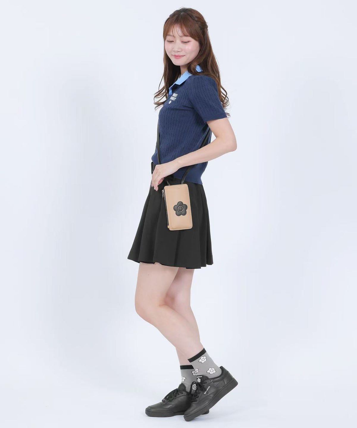 日本直送Mary Quant Daisy Patch Mobile Shoulder Bag