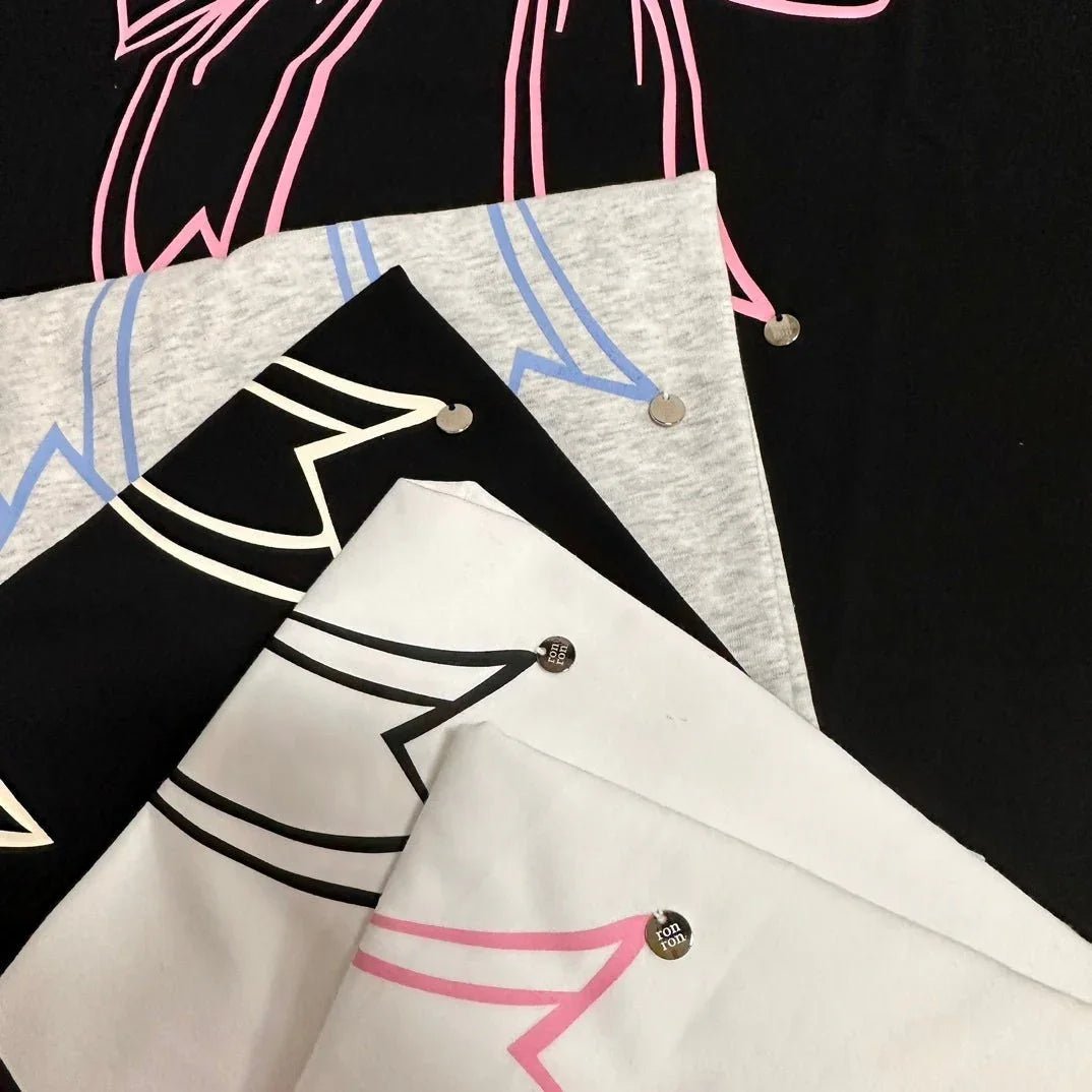 【一口價$282/件】韓國潮牌RonRon BIG RIBBON LINE T SHIRT - 5 Color - HLY &amp; CHOCCICO