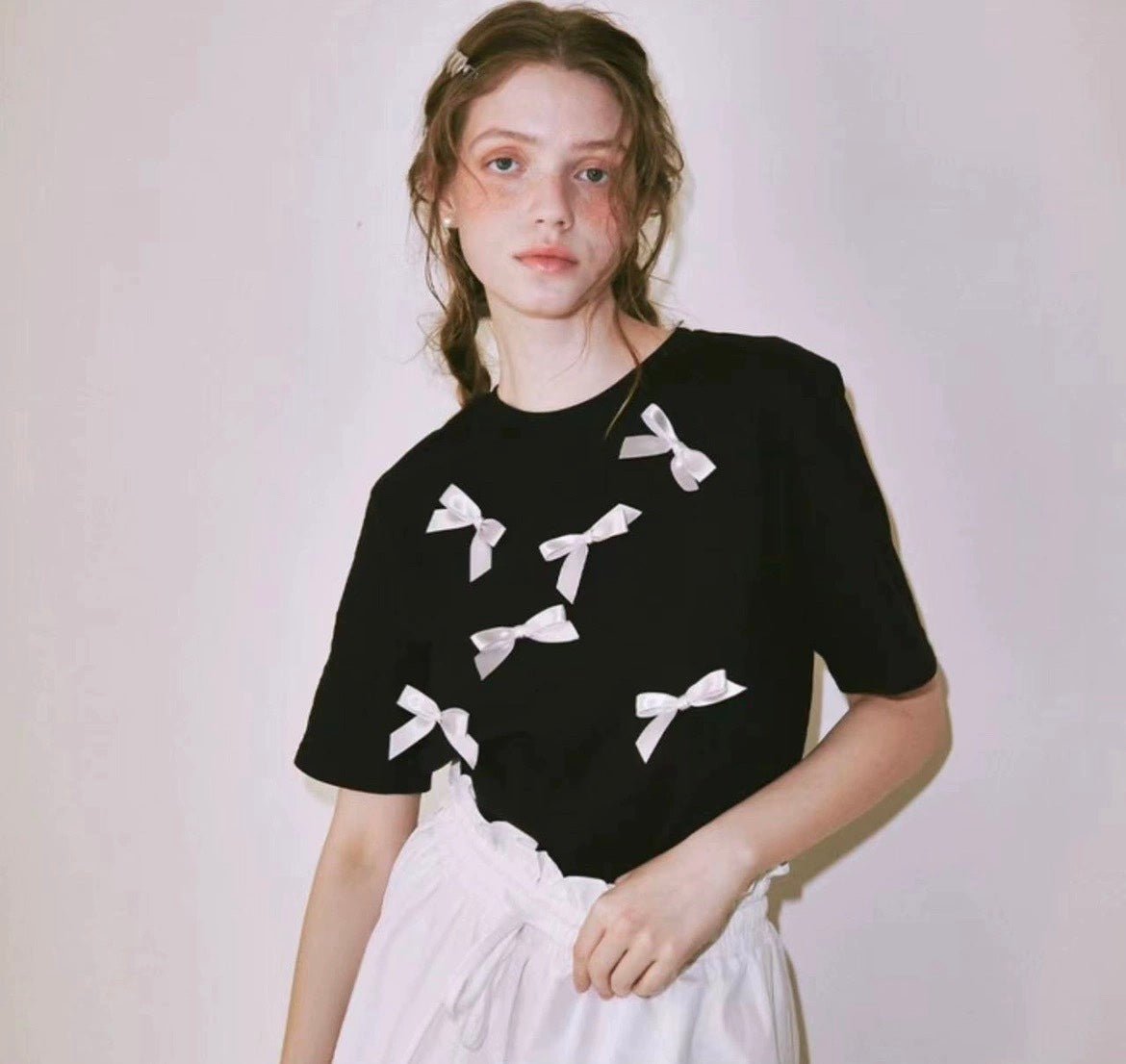 【一口價$282/件】韓國潮牌RonRon Loose handmade ribbon short sleeves   -2 Color