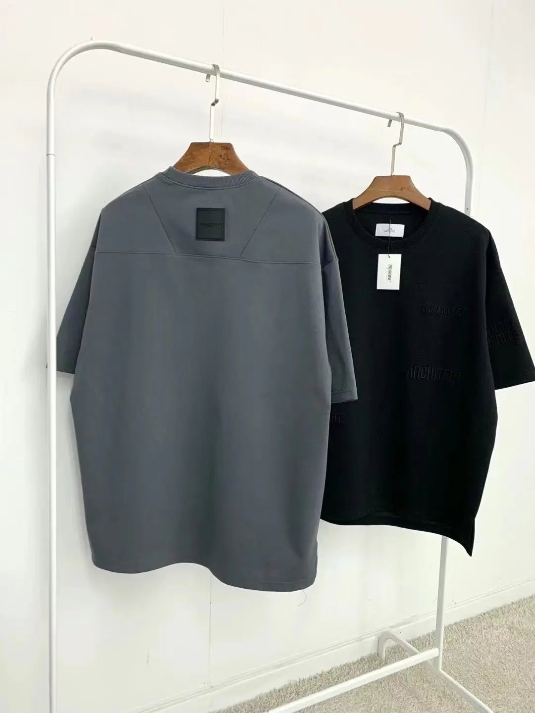 韓國直送🇰🇷 2ND ARCHIVE Embroidered Letters T-shirt - HLY & CHOCCICO