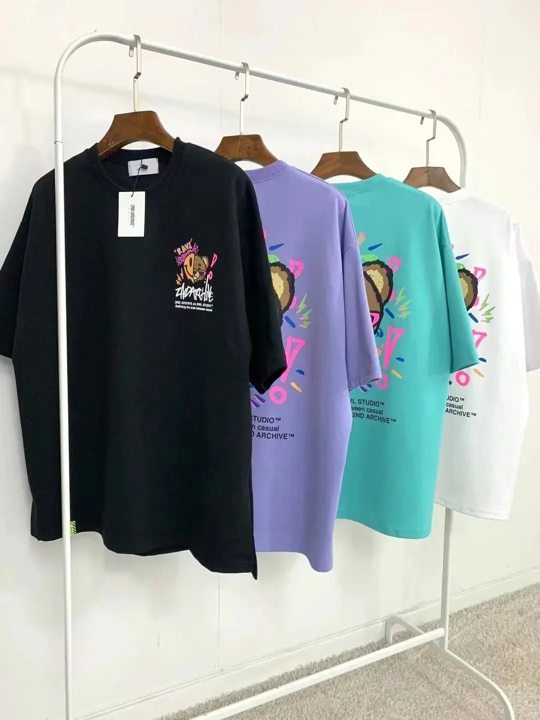 韓國直送🇰🇷 2ND ARCHIVE Half and half bear smile T-shirt - 4 Color - HLY &amp; CHOCCICO