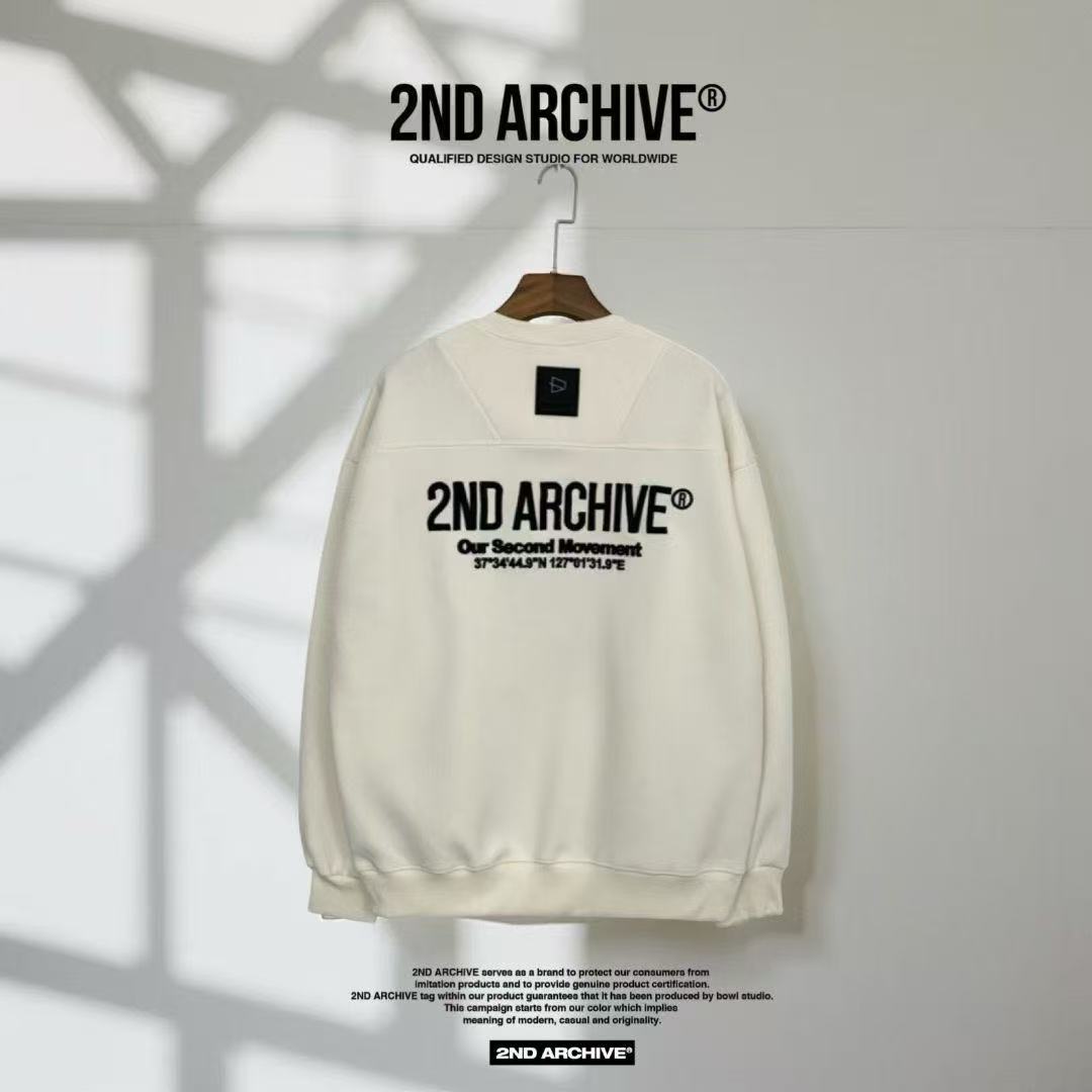 韓國直送🇰🇷 2ND ARCHIVE Logo Embroidered Sweatshirt HLY & CHOCCICO
