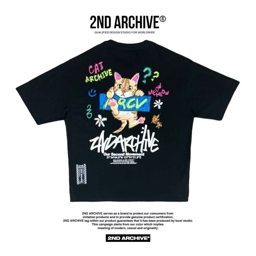 韓國直送 2ND ARCHIVE Monthly Cat Crayon Tee - HLY & CHOCCICO
