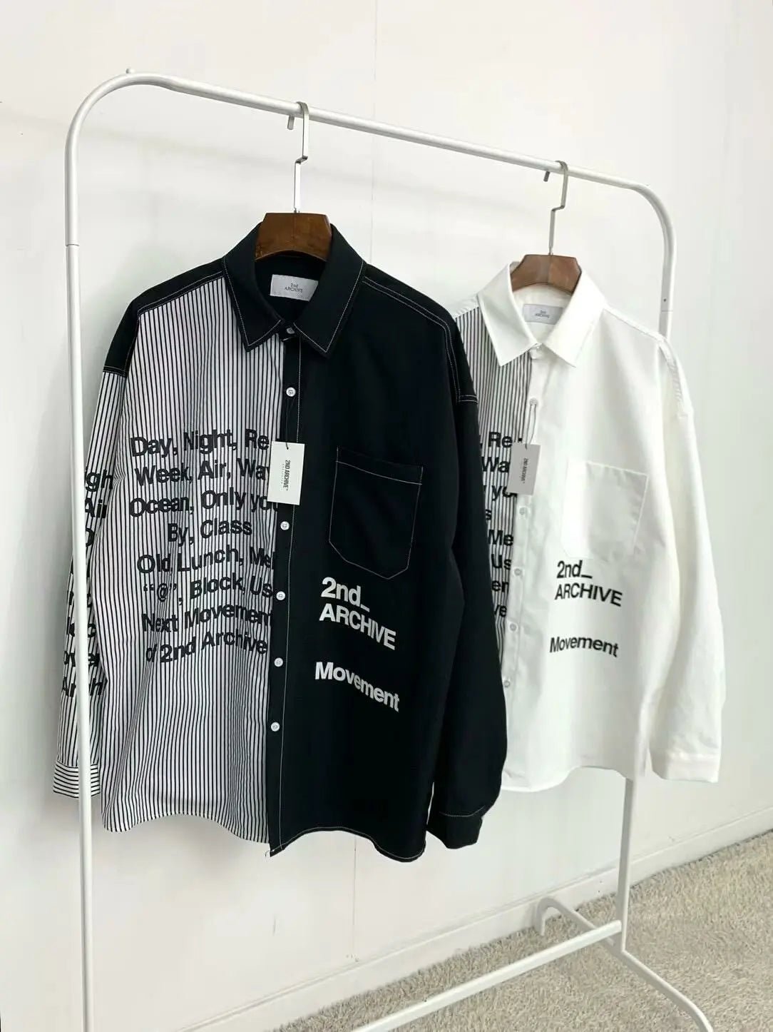 韓國直送🇰🇷 2ND ARCHIVE Overfit Lettering half and half color combination Shirt - HLY & CHOCCICO
