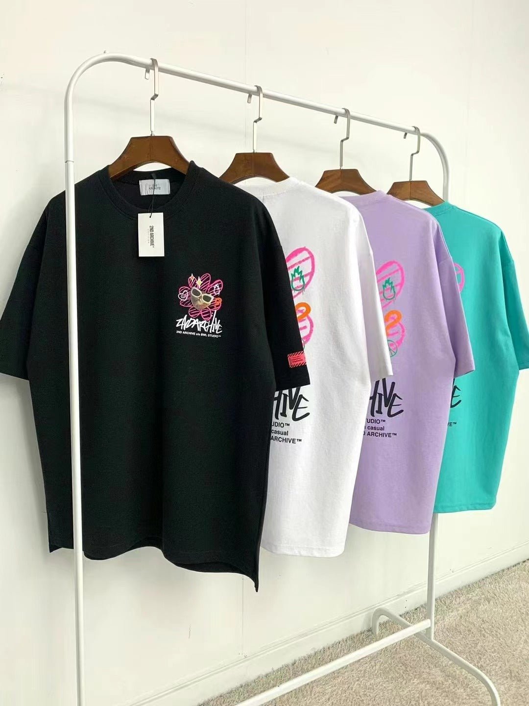 韓國直送🇰🇷 2ND ARCHIVE Pink Flower cat Tee - 4 Color HLY & CHOCCICO