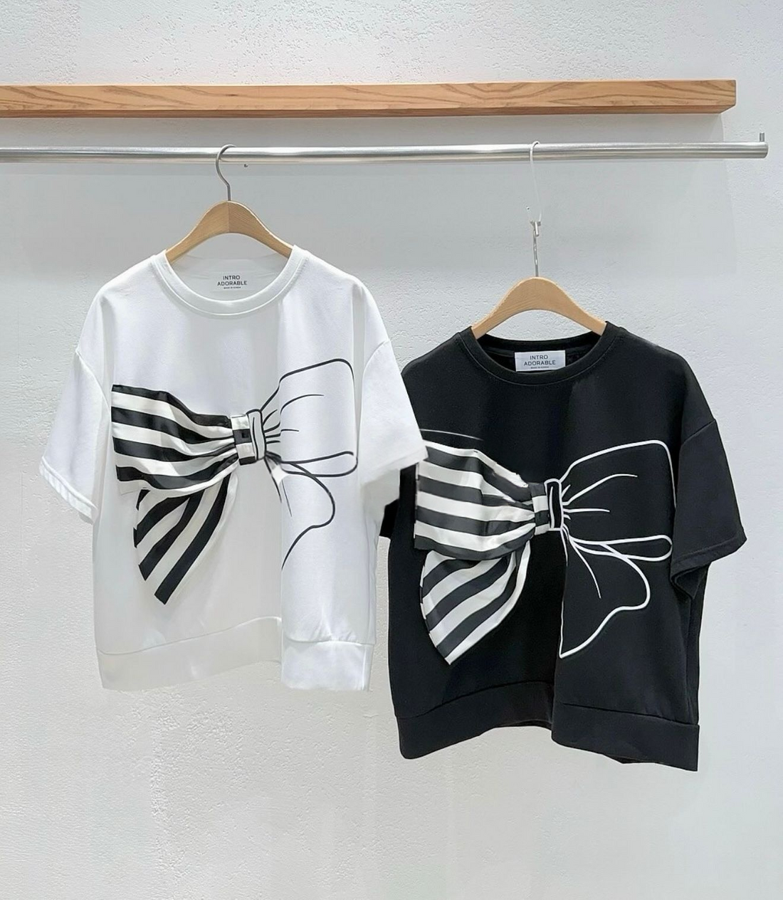 韓國直送The Monochrome Muse Bow Tee