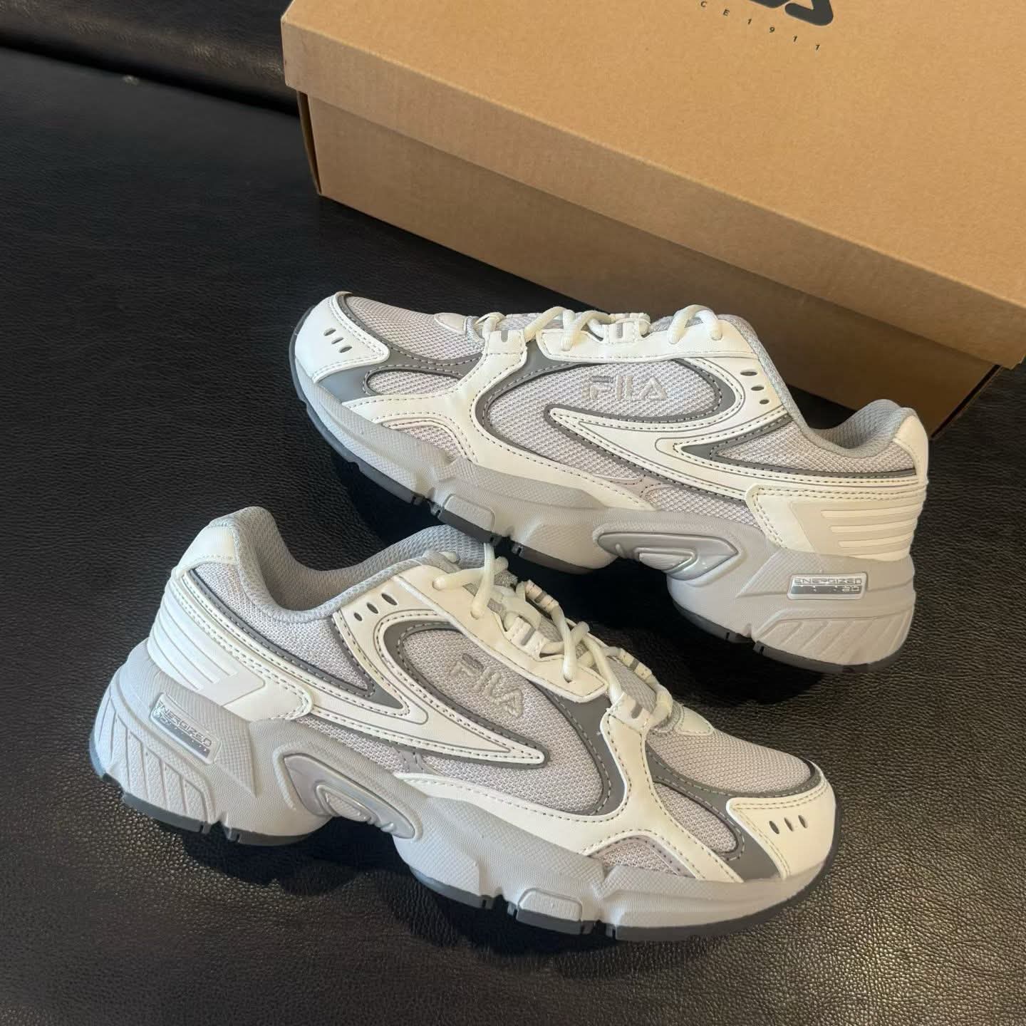 ⚡️快閃優惠⚡️韓國直送 FILA Recharge Runners Sneakers ❤️‍🔥截單日6月27日 ❤️‍🔥 3 周到港