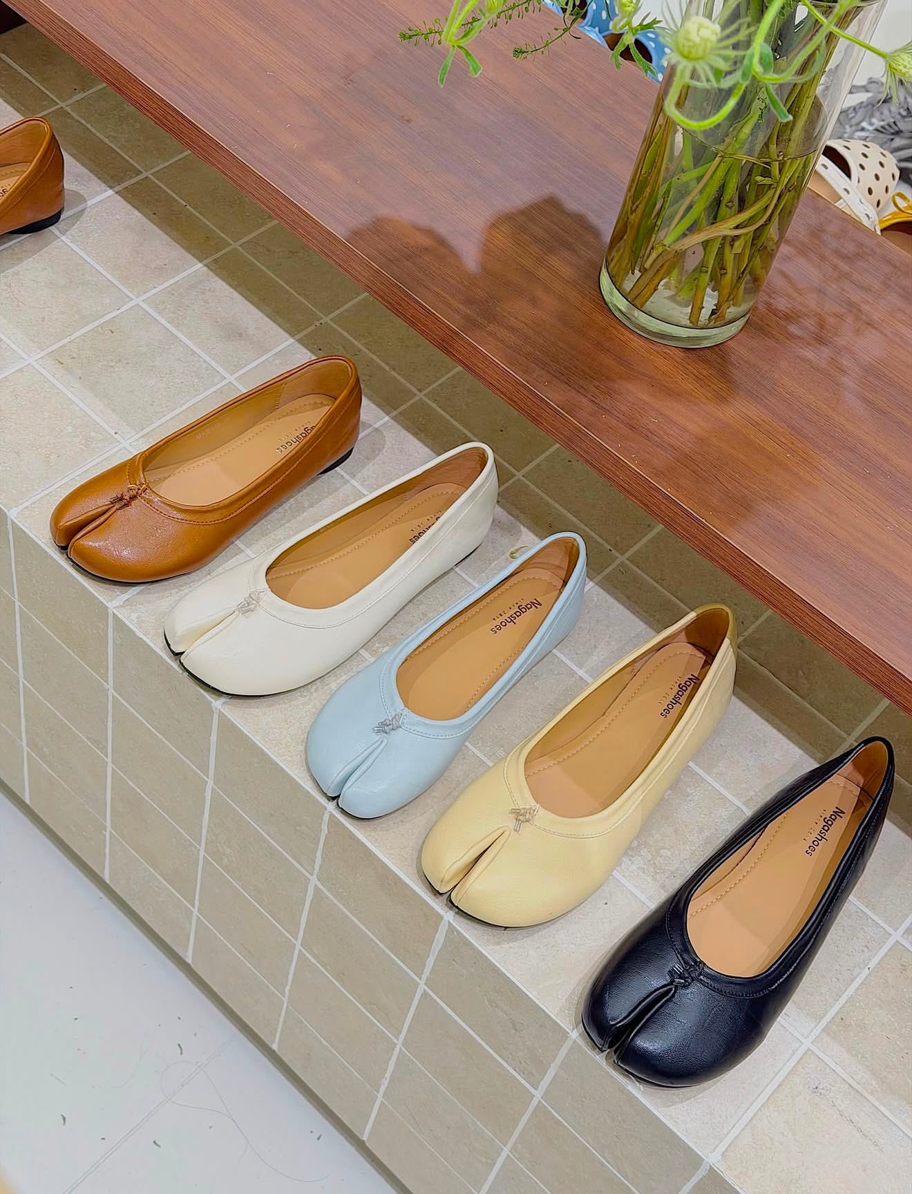 Tabi-style Plain Doll Shoes