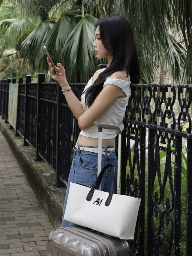 韓國直送Alice Martha Nuel Canvas bag - HLY &amp; CHOCCICO