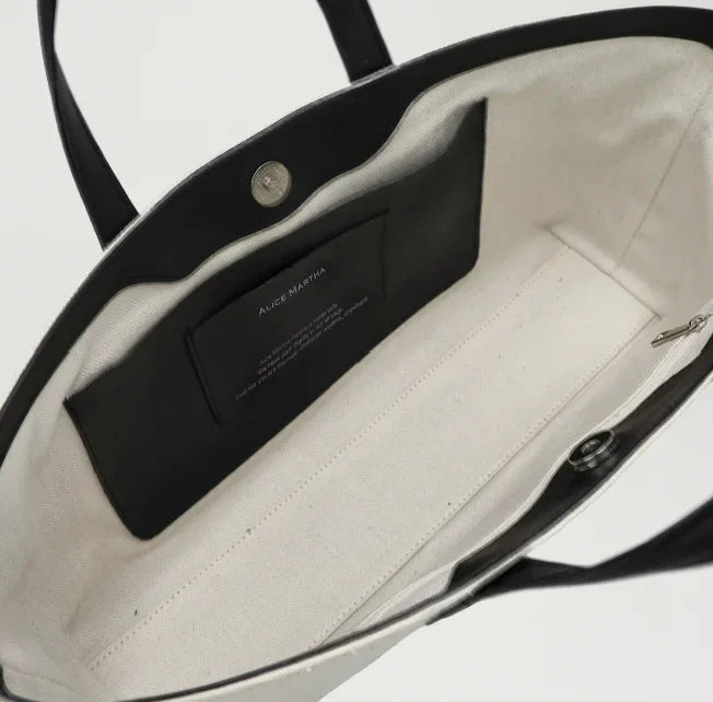 韓國直送Alice Martha Nuel Canvas bag - HLY &amp; CHOCCICO