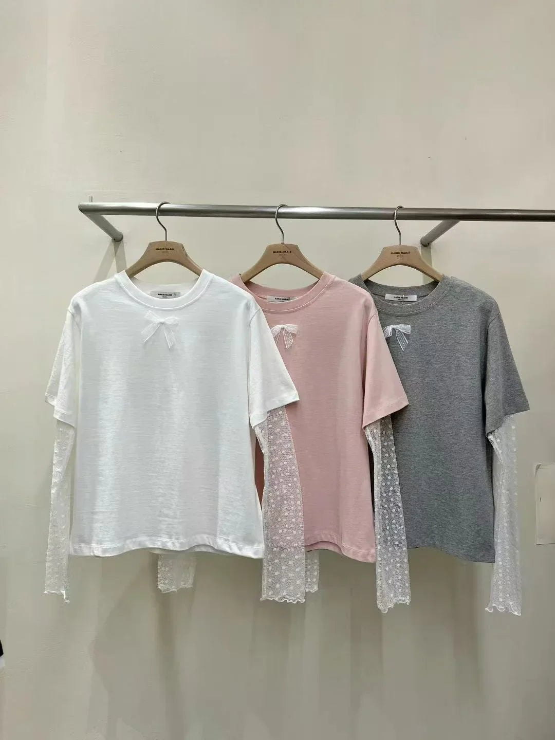 韓國直送Basic lace bow Tee - HLY &amp; CHOCCICO