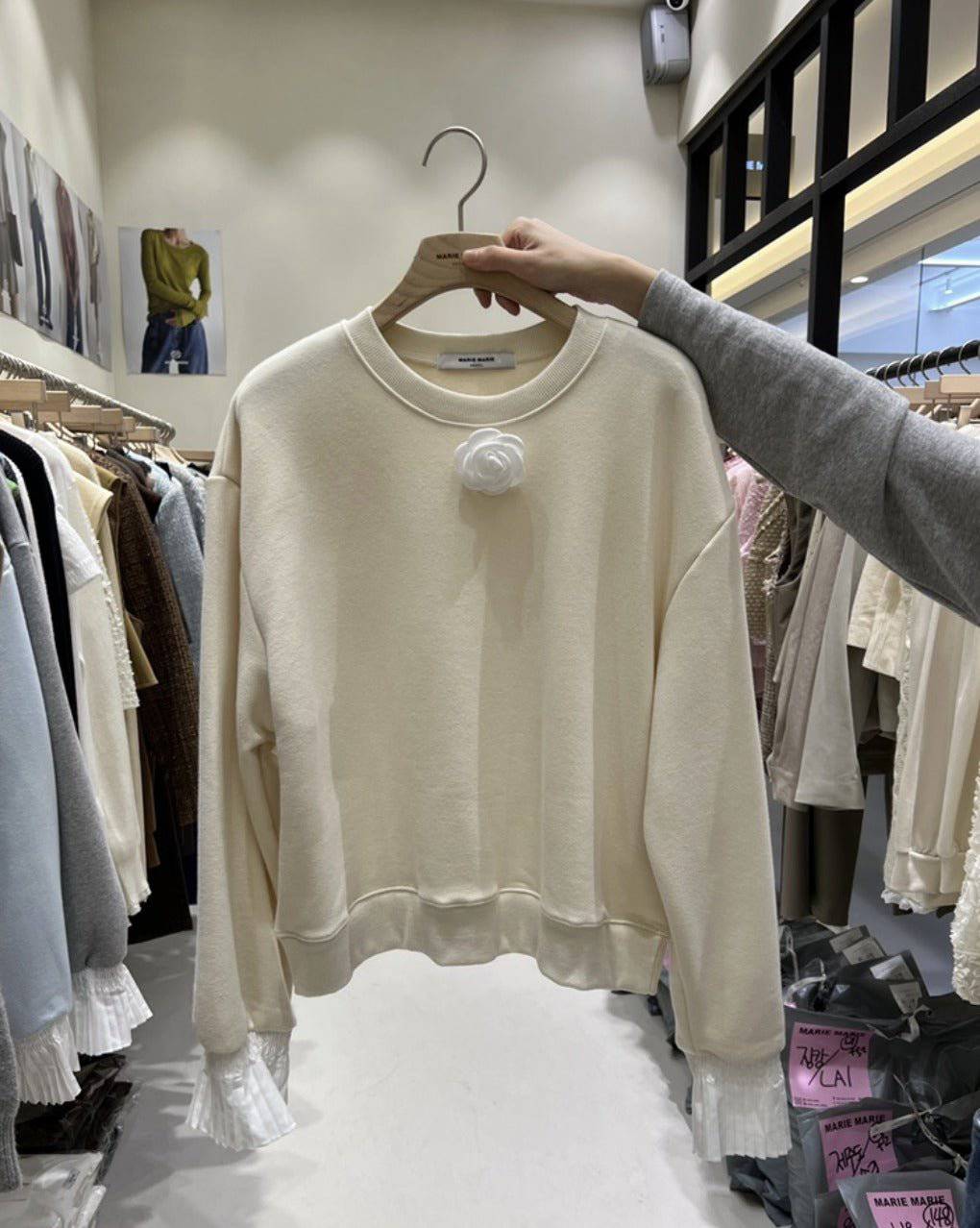 韓國直送Blossom Chic Sweater - HLY & CHOCCICO