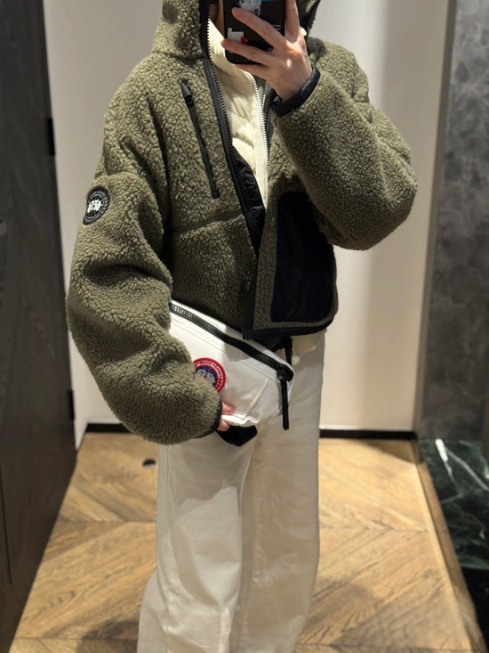 Canada Goose羊羔絨外套