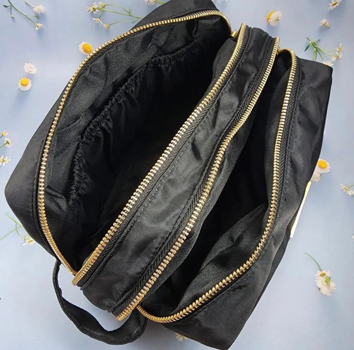 🖤 Chanel VIP禮品 🖤  大容量化妝袋  ‼️有盒‼️ HLY & CHOCCICO