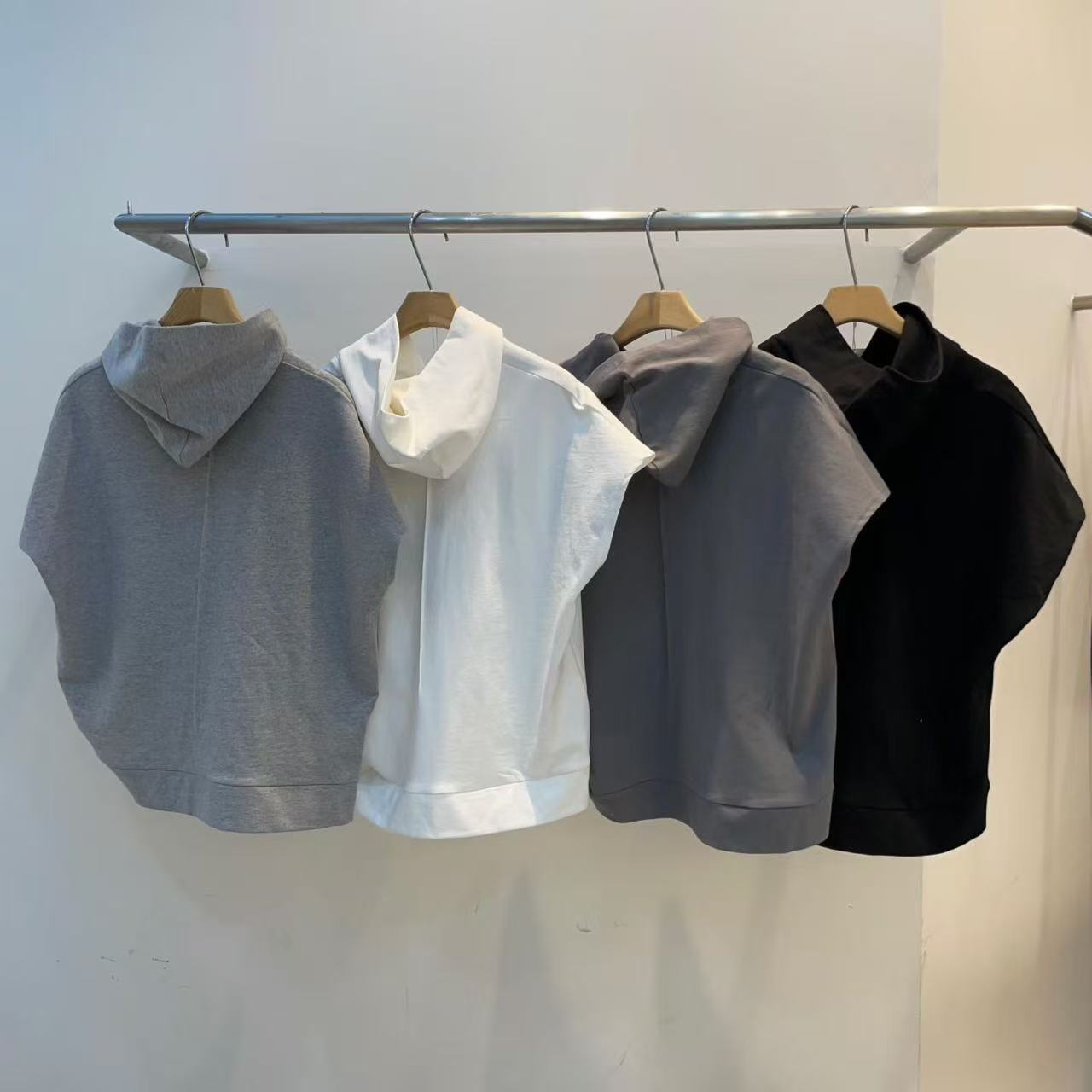 韓國直送Chic Hoodie Tee - HLY &amp; CHOCCICO
