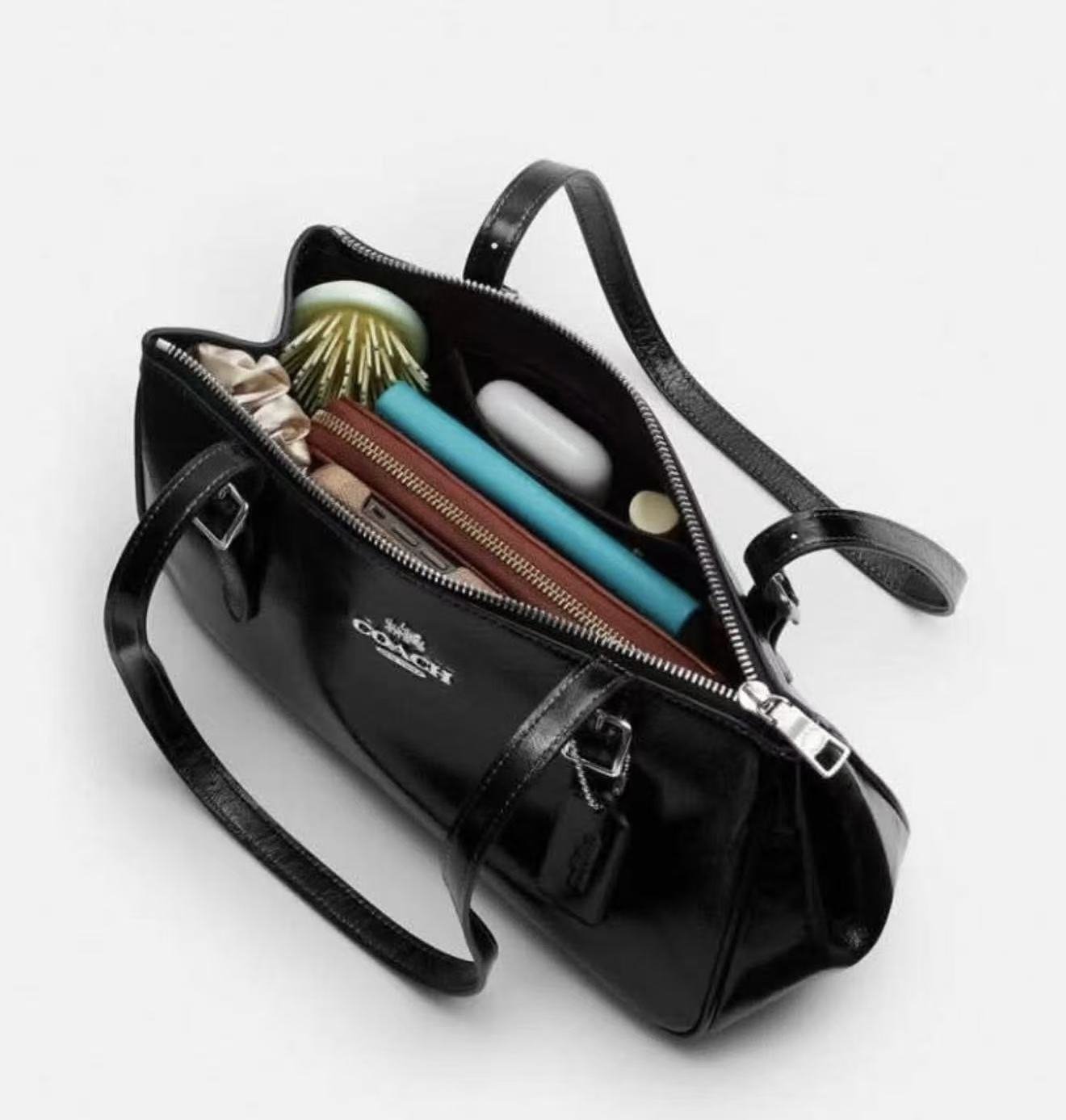 Coach Asher Shoulder Bag - HLY &amp; CHOCCICO