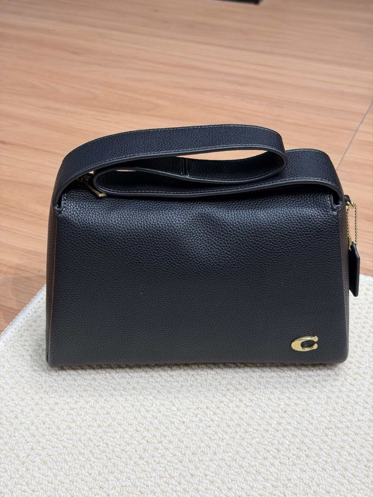 Cocah Lola Shoulder Bag - HLY &amp; CHOCCICO