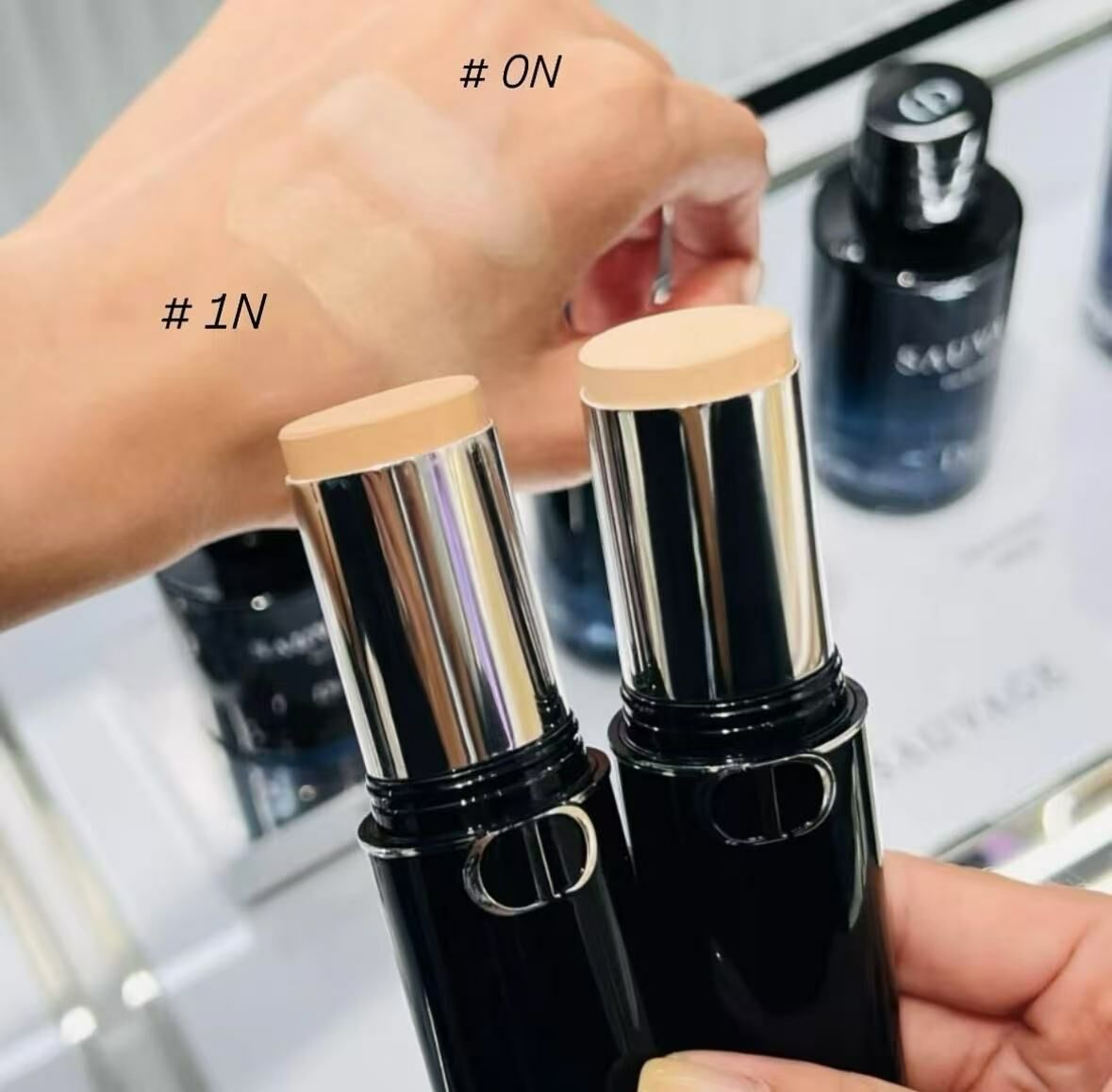 DIOR 恆久貼肌柔焦粉底棒多用途粉底棒 - HLY & CHOCCICO