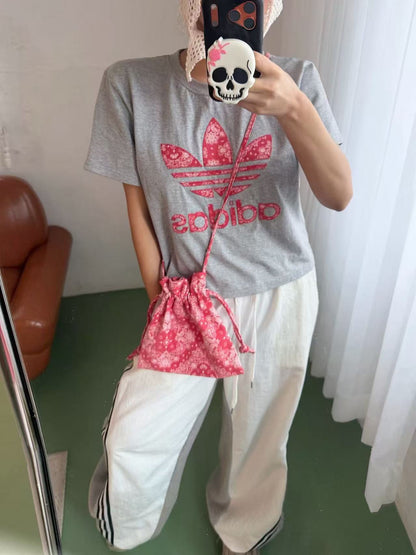韓國直送Floral Logo Graphic Tee - HLY &amp; CHOCCICO