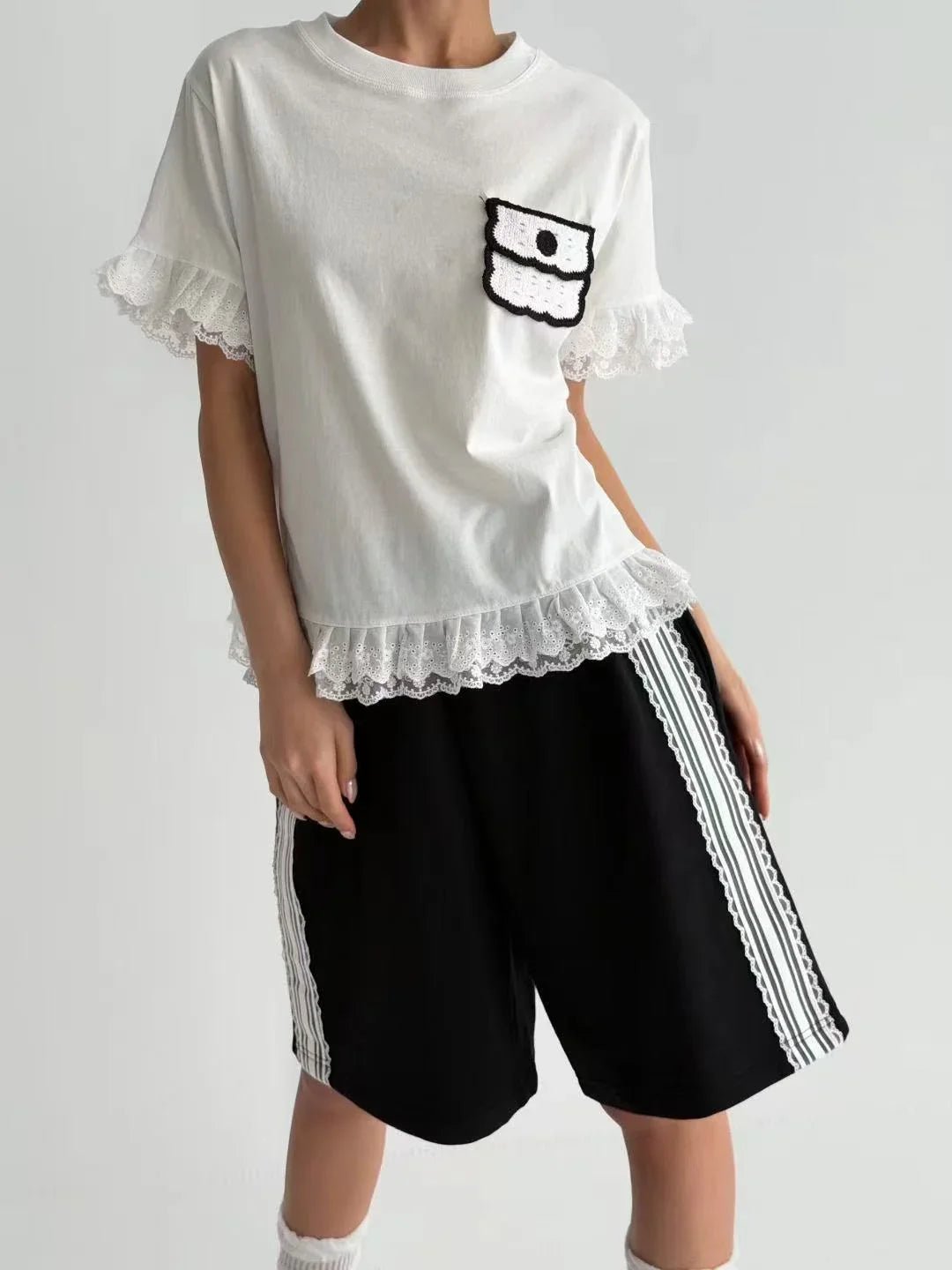 韓國直送French Chic pocket Tee - HLY &amp; CHOCCICO