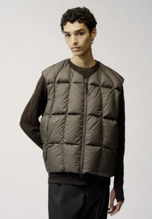 Goldwin O Three Dimensional Down Light Vest - HLY &amp; CHOCCICO