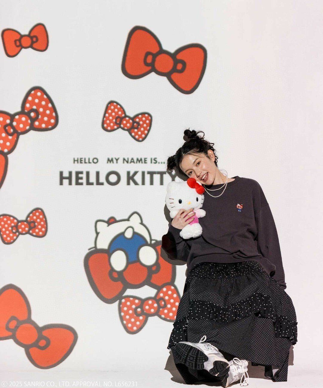 日本直送Hello Kitty Back Print sweatshirt - HLY & CHOCCICO