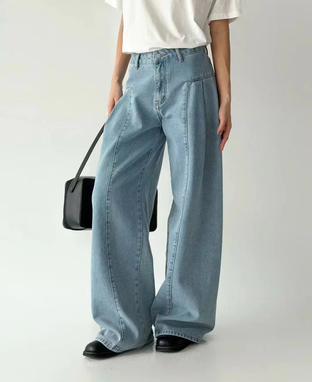 韓國直送High - Waisted Relaxed Jeans - HLY &amp; CHOCCICO