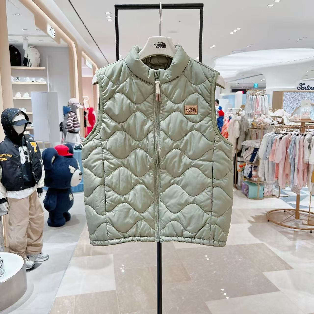 TNF Kids Milo Hoodies Eco 輕身夾棉防風保暖背心 - HLY &amp; CHOCCICO