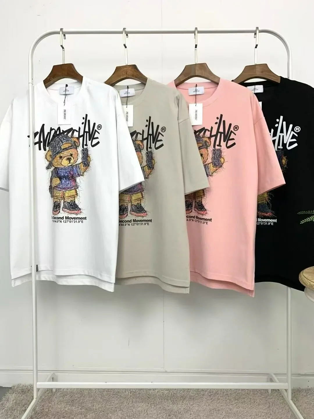 韓國直送🇰🇷 2ND ARCHIVE Bear Street Style T-shirt - HLY &amp; CHOCCICO