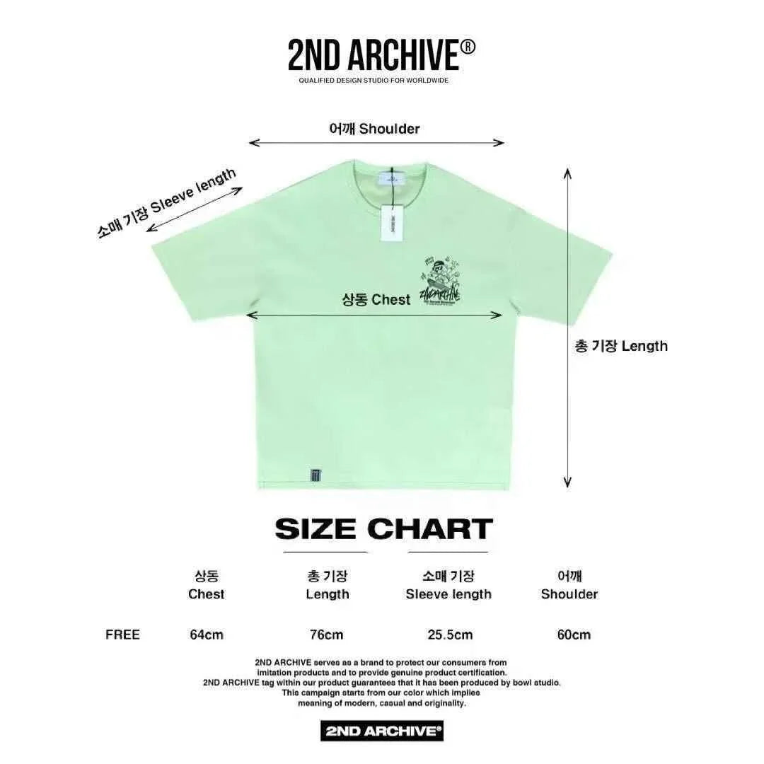 Green graphic t-shirt with short sleeves, size chart, and measurement guides in English and Korean