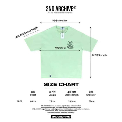 Green graphic t-shirt with short sleeves, size chart, and measurement guides in English and Korean